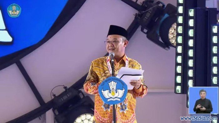 Mendikdasmen Abdul Muti dalam Puncak Hari Guru Nasional 2024 (28/11/2024)